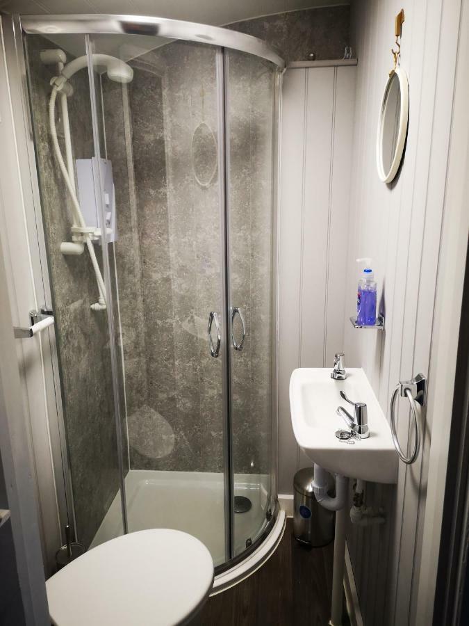 Villa Pen-Rhos Luxury Glamping "Cuckoo'S Nest" Llandrindod Wells Esterno foto